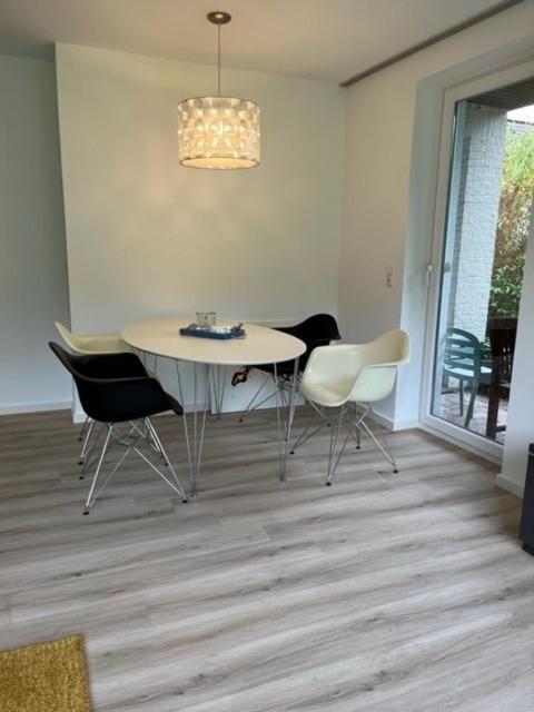 Ostseeparadies Mit Garten, 3 Zimmer, Strandnah Apartment Scharbeutz